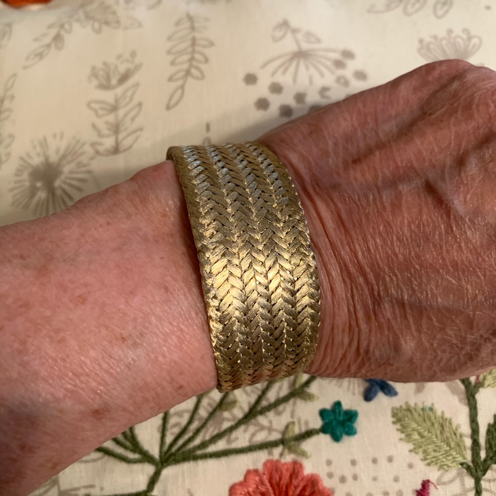 Byzantium goldtone cuff